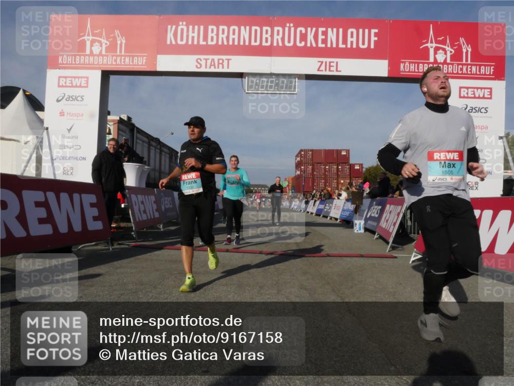 03.10.2025 - Köhlbrandbrückenlauf Matties Gatica Varas http://msf.ph/oto/9167158 03.10.2025 10:06:13 Ziel 1199, 1299, 1352, 1356, 1397, 1402, 1445, 3563, 3625, 3764 meine-sportfotos.de