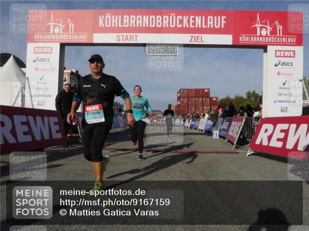 03.10.2025 - Köhlbrandbrückenlauf Matties Gatica Varas http://msf.ph/oto/9167159 03.10.2025 10:06:13 Ziel 1199, 1299, 1352, 1356, 1397, 1402, 1445, 3563, 3625, 3764 meine-sportfotos.de
