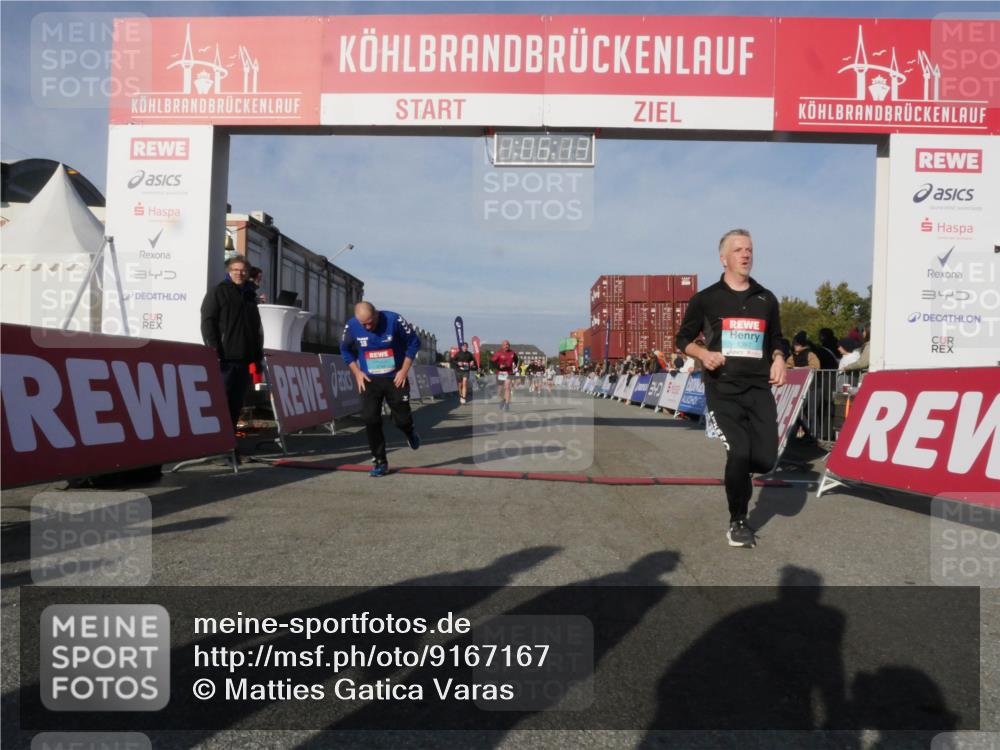 03.10.2025 - Köhlbrandbrückenlauf Matties Gatica Varas http://msf.ph/oto/9167167 03.10.2025 10:06:15 Ziel 1199, 1255, 1299, 1402, 1445, 3228, 3233, 3563, 3625, 3764 meine-sportfotos.de