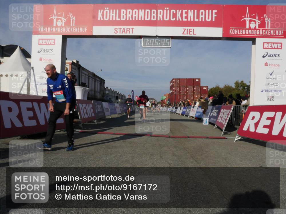 03.10.2025 - Köhlbrandbrückenlauf Matties Gatica Varas http://msf.ph/oto/9167172 03.10.2025 10:06:17 Ziel 1100, 1152, 1199, 1255, 1299, 1402, 1445, 3228, 3233, 3563, 3625 meine-sportfotos.de
