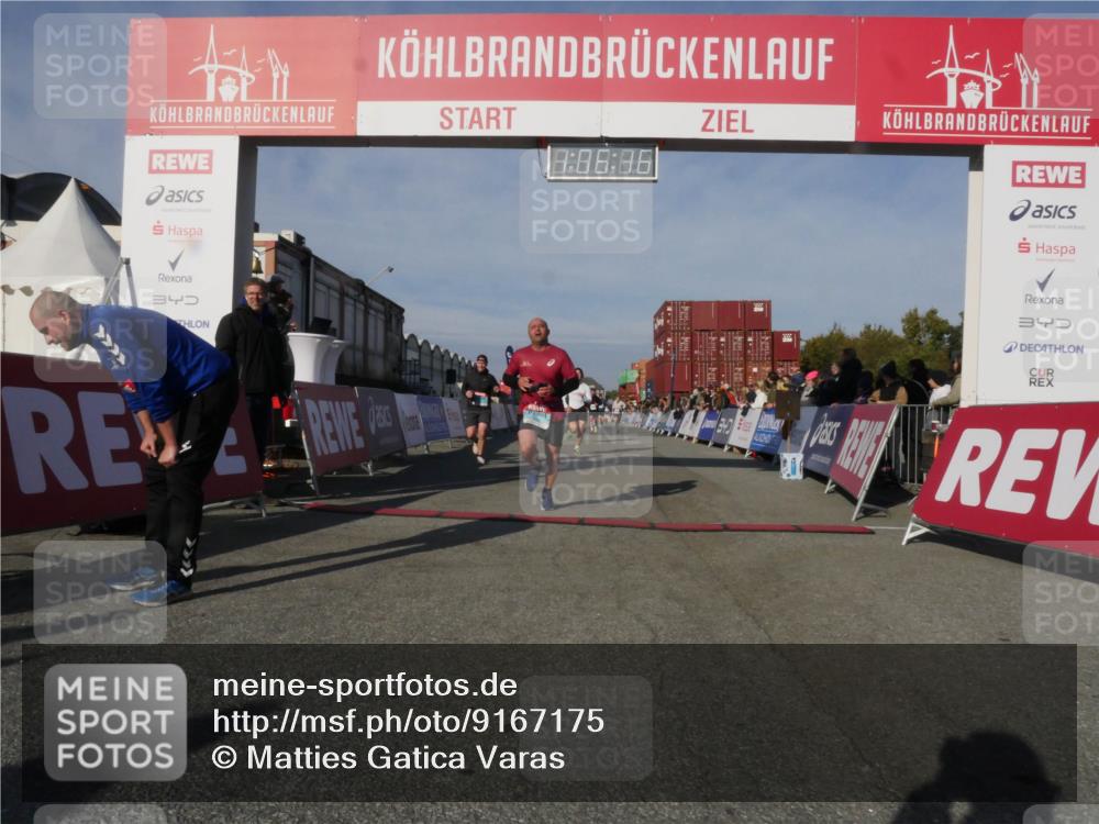 03.10.2025 - Köhlbrandbrückenlauf Matties Gatica Varas http://msf.ph/oto/9167175 03.10.2025 10:06:18 Ziel 1100, 1152, 1199, 1255, 1402, 1445, 3228, 3233, 3563, 3625 meine-sportfotos.de