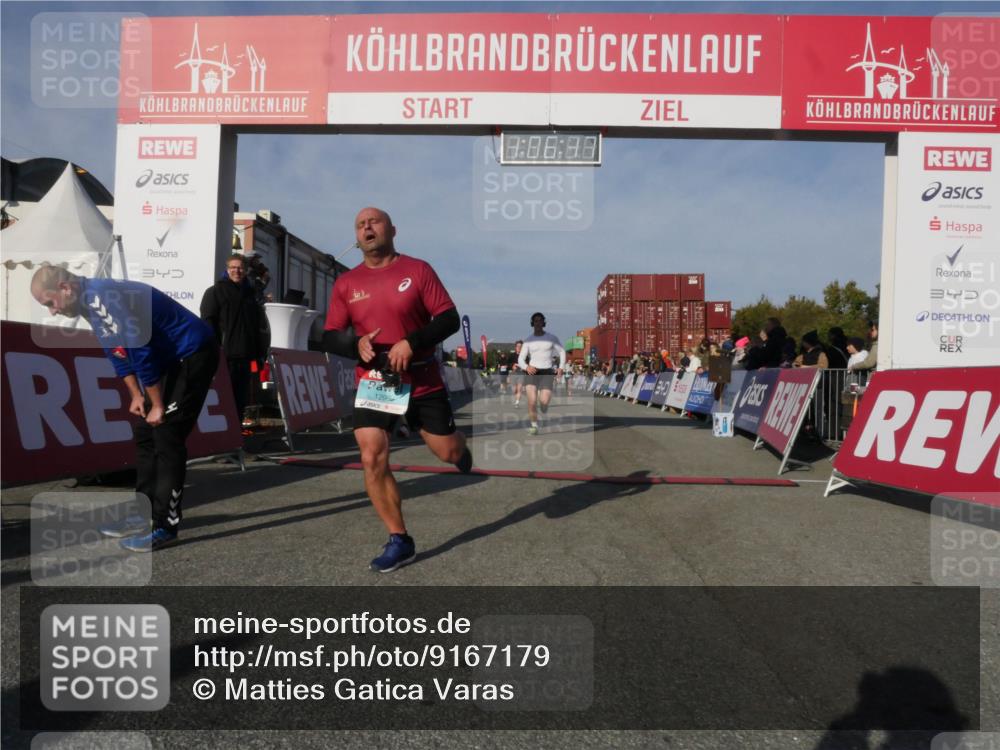 03.10.2025 - Köhlbrandbrückenlauf Matties Gatica Varas http://msf.ph/oto/9167179 03.10.2025 10:06:18 Ziel 1100, 1152, 1199, 1255, 1402, 1445, 3228, 3233, 3563, 3625 meine-sportfotos.de