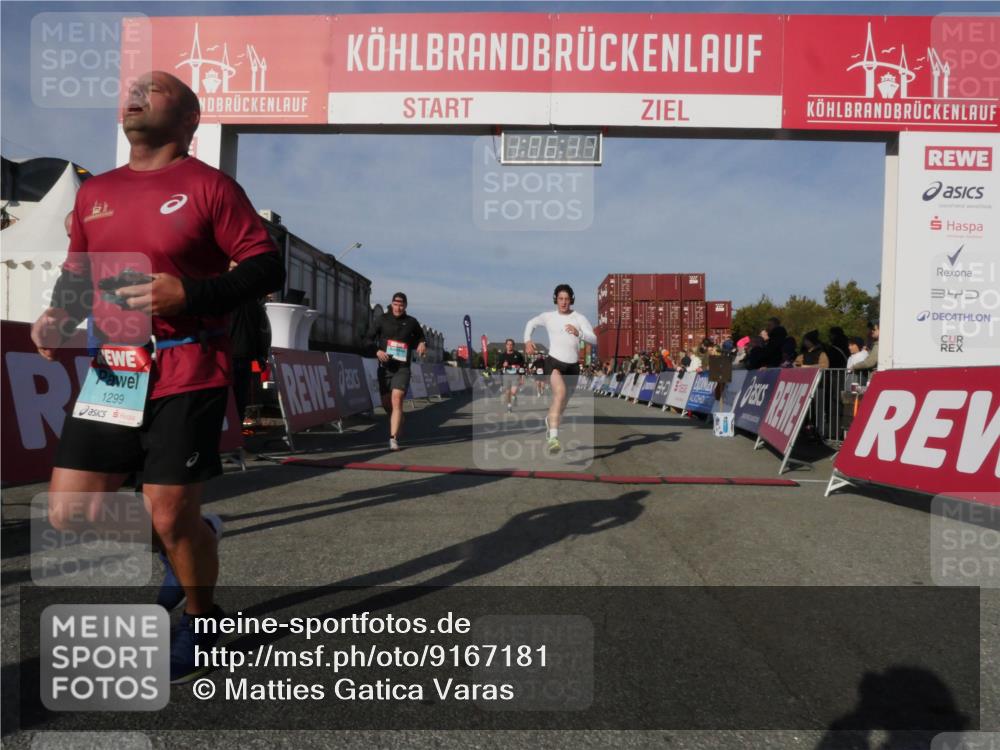 03.10.2025 - Köhlbrandbrückenlauf Matties Gatica Varas http://msf.ph/oto/9167181 03.10.2025 10:06:19 Ziel 1100, 1152, 1199, 1255, 1402, 1445, 3228, 3233, 3492, 3563, 3625 meine-sportfotos.de