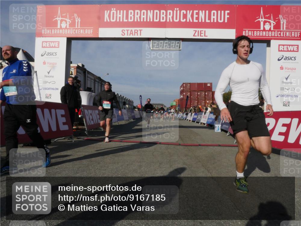 03.10.2025 - Köhlbrandbrückenlauf Matties Gatica Varas http://msf.ph/oto/9167185 03.10.2025 10:06:20 Ziel 1100, 1152, 1199, 1255, 1402, 1445, 3228, 3233, 3492, 3625, 3656 meine-sportfotos.de