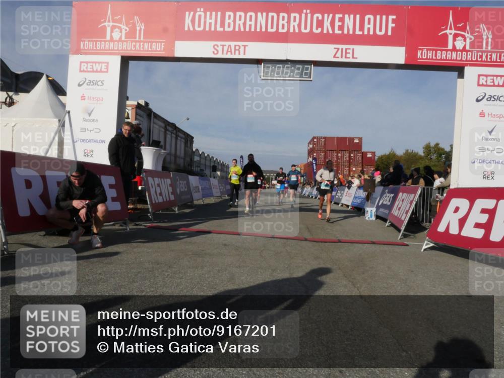 03.10.2025 - Köhlbrandbrückenlauf Matties Gatica Varas http://msf.ph/oto/9167201 03.10.2025 10:06:24 Ziel 1100, 1152, 1255, 1445, 3228, 3233, 3492, 3625, 3656 meine-sportfotos.de