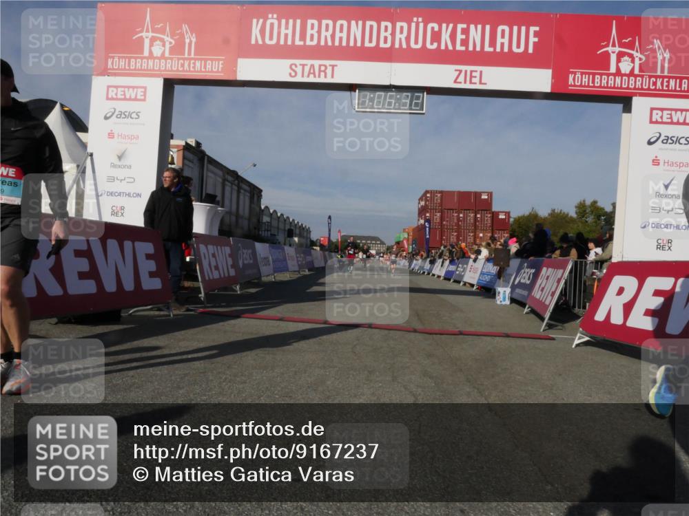 03.10.2025 - Köhlbrandbrückenlauf Matties Gatica Varas http://msf.ph/oto/9167237 03.10.2025 10:06:34 Ziel 1066, 1722, 2431, 2793, 3016, 3188 meine-sportfotos.de