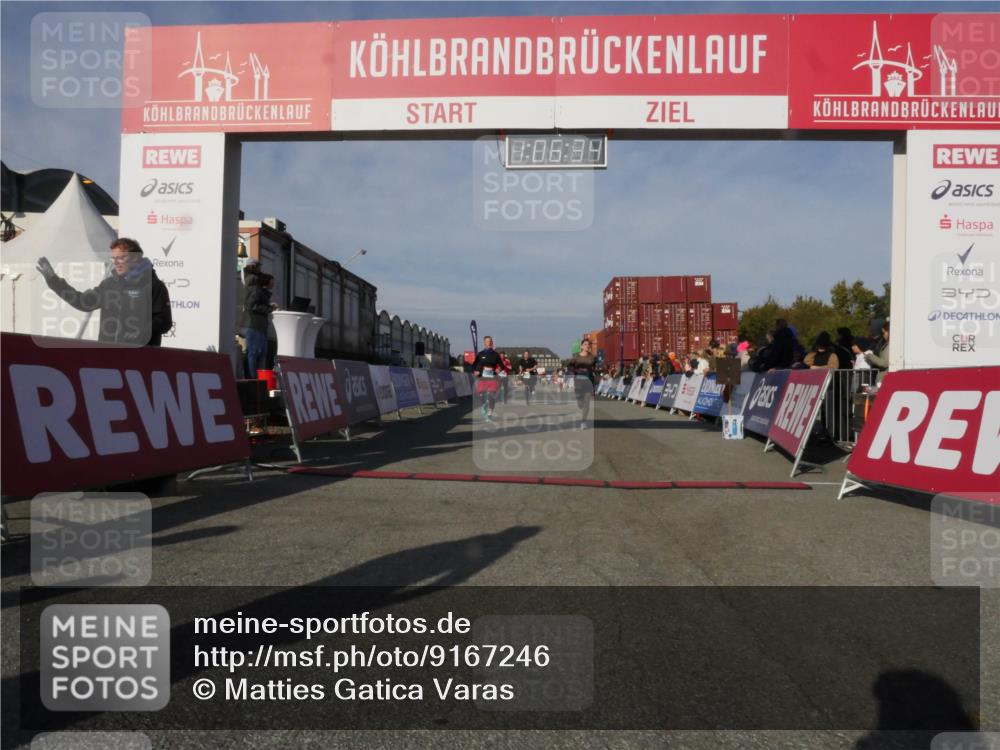 03.10.2025 - Köhlbrandbrückenlauf Matties Gatica Varas http://msf.ph/oto/9167246 03.10.2025 10:06:36 Ziel 1066, 1722, 2431, 2793, 3016, 3188 meine-sportfotos.de
