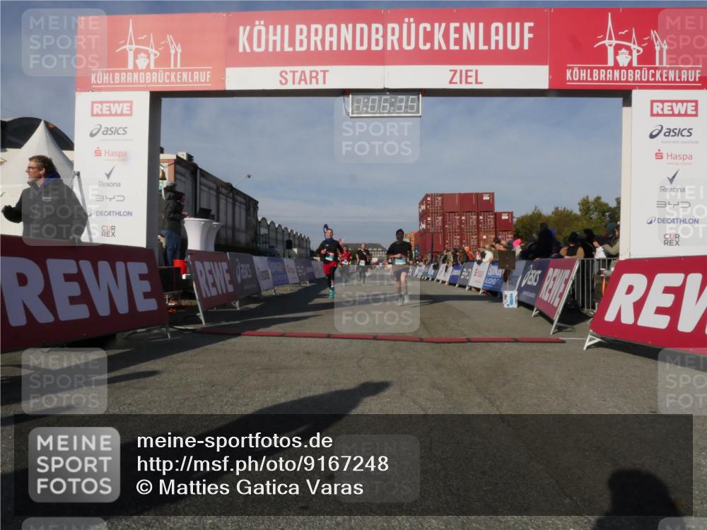 03.10.2025 - Köhlbrandbrückenlauf Matties Gatica Varas http://msf.ph/oto/9167248 03.10.2025 10:06:37 Ziel 1066, 1722, 2431, 2793, 3016, 3188 meine-sportfotos.de