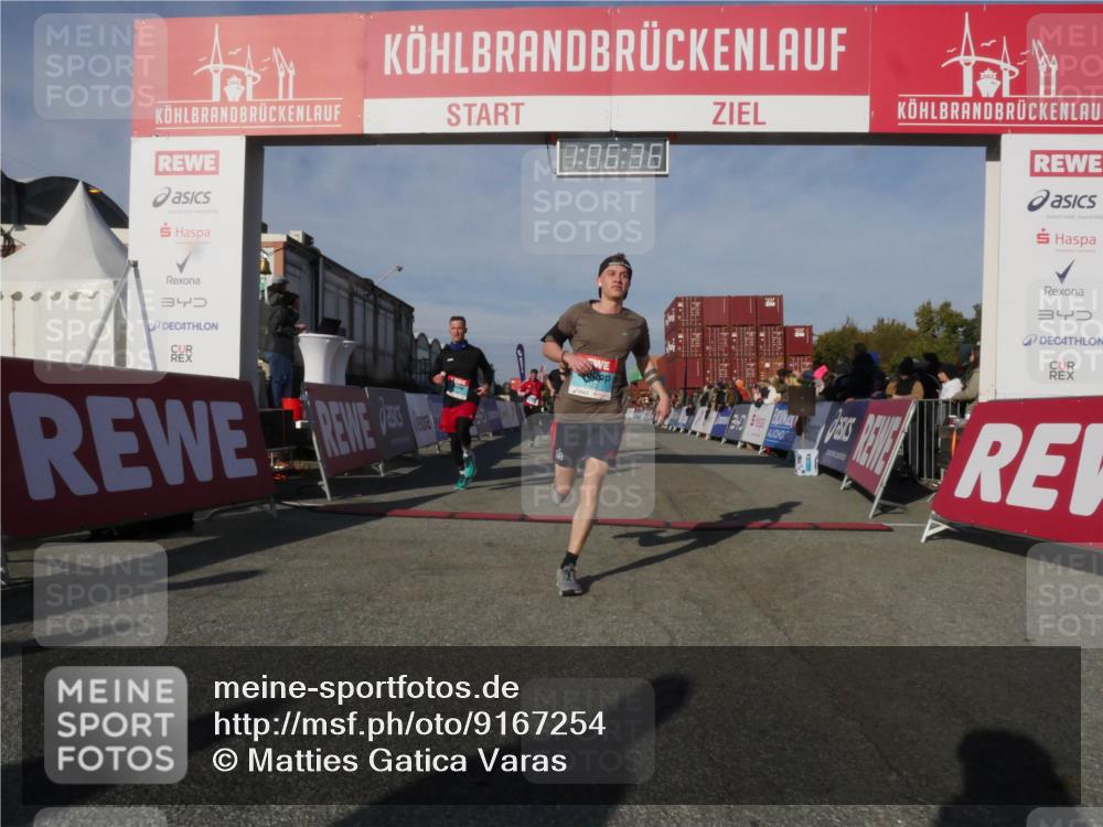 03.10.2025 - Köhlbrandbrückenlauf Matties Gatica Varas http://msf.ph/oto/9167254 03.10.2025 10:06:38 Ziel 1066, 2431, 2793, 3016, 3188, 3481 meine-sportfotos.de