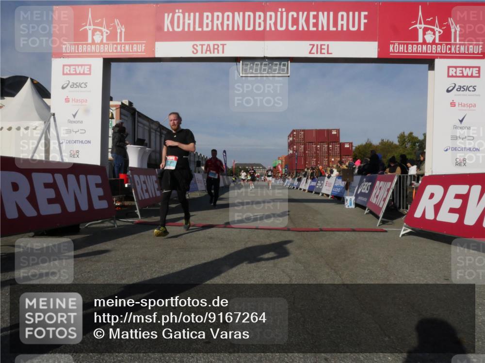 03.10.2025 - Köhlbrandbrückenlauf Matties Gatica Varas http://msf.ph/oto/9167264 03.10.2025 10:06:40 Ziel 1066, 2431, 2793, 3016, 3177, 3411, 3481 meine-sportfotos.de
