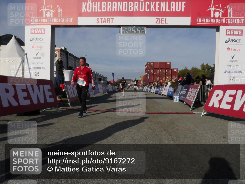 03.10.2025 - Köhlbrandbrückenlauf Matties Gatica Varas http://msf.ph/oto/9167272 03.10.2025 10:06:43 Ziel 1449, 2431, 3016, 3177, 3198, 3411, 3481 meine-sportfotos.de