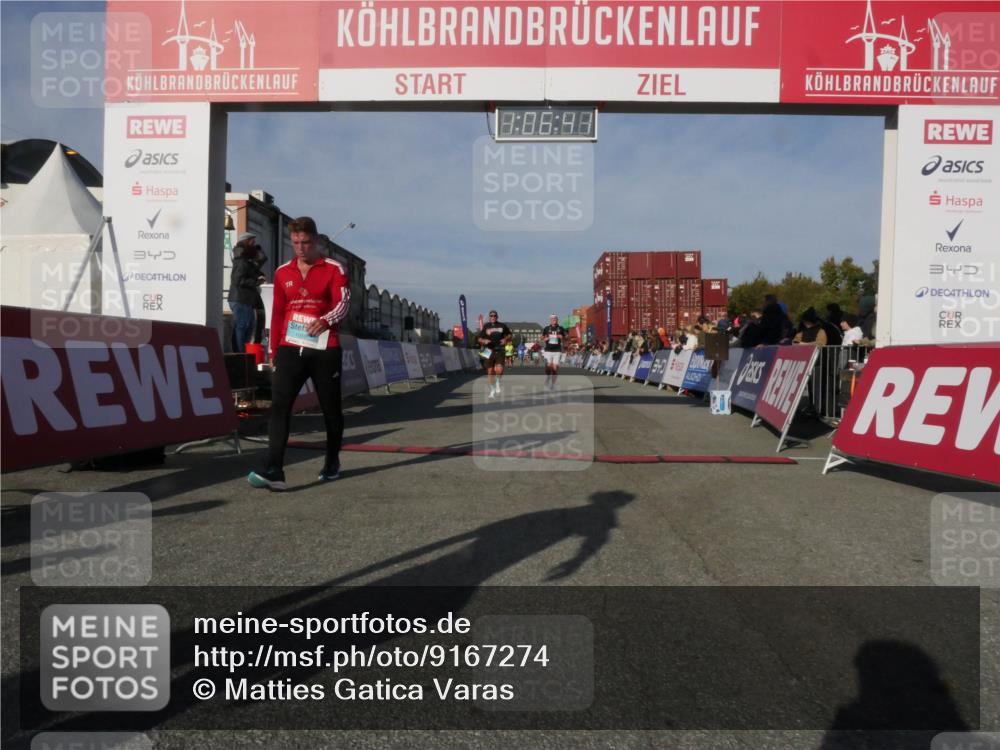 03.10.2025 - Köhlbrandbrückenlauf Matties Gatica Varas http://msf.ph/oto/9167274 03.10.2025 10:06:43 Ziel 1449, 2431, 3016, 3177, 3198, 3411, 3481 meine-sportfotos.de