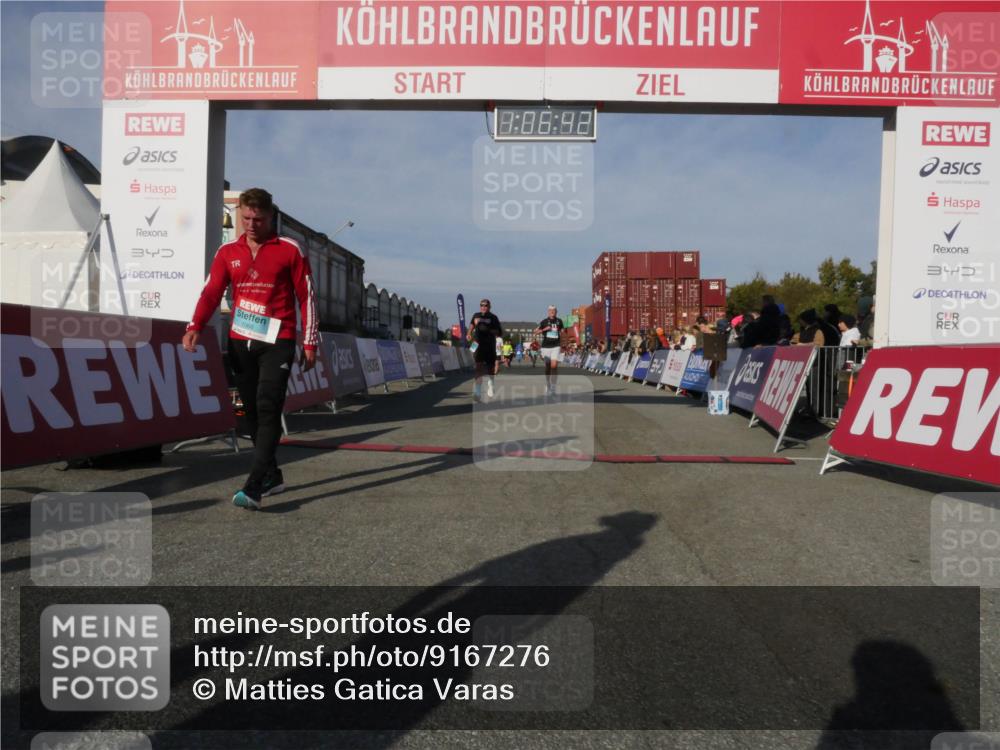 03.10.2025 - Köhlbrandbrückenlauf Matties Gatica Varas http://msf.ph/oto/9167276 03.10.2025 10:06:44 Ziel 1449, 2431, 3016, 3177, 3198, 3411, 3481 meine-sportfotos.de