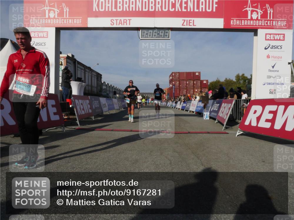03.10.2025 - Köhlbrandbrückenlauf Matties Gatica Varas http://msf.ph/oto/9167281 03.10.2025 10:06:45 Ziel 1449, 2431, 3016, 3177, 3198, 3411, 3481 meine-sportfotos.de
