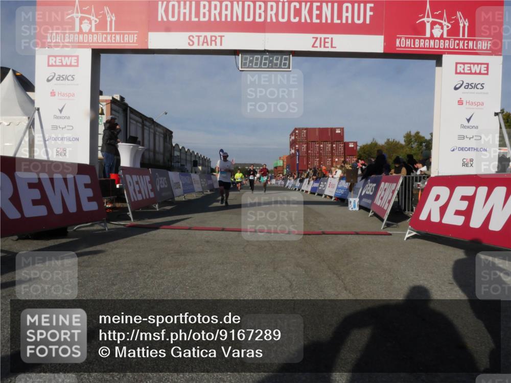 03.10.2025 - Köhlbrandbrückenlauf Matties Gatica Varas http://msf.ph/oto/9167289 03.10.2025 10:06:48 Ziel 1328, 1449, 3177, 3198, 3411, 3481 meine-sportfotos.de