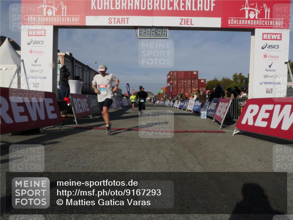 03.10.2025 - Köhlbrandbrückenlauf Matties Gatica Varas http://msf.ph/oto/9167293 03.10.2025 10:06:50 Ziel 1125, 1328, 1449, 1559, 3177, 3198, 3341, 3411, 3481 meine-sportfotos.de