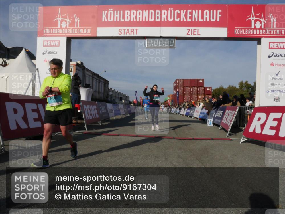 03.10.2025 - Köhlbrandbrückenlauf Matties Gatica Varas http://msf.ph/oto/9167304 03.10.2025 10:06:55 Ziel 1125, 1328, 1412, 1449, 1559, 1582, 1680, 2716, 3320, 3341 meine-sportfotos.de