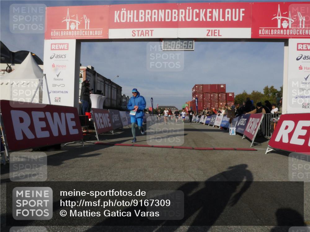 03.10.2025 - Köhlbrandbrückenlauf Matties Gatica Varas http://msf.ph/oto/9167309 03.10.2025 10:06:58 Ziel 1125, 1301, 1328, 1412, 1559, 1582, 1680, 2716, 3320, 3341 meine-sportfotos.de