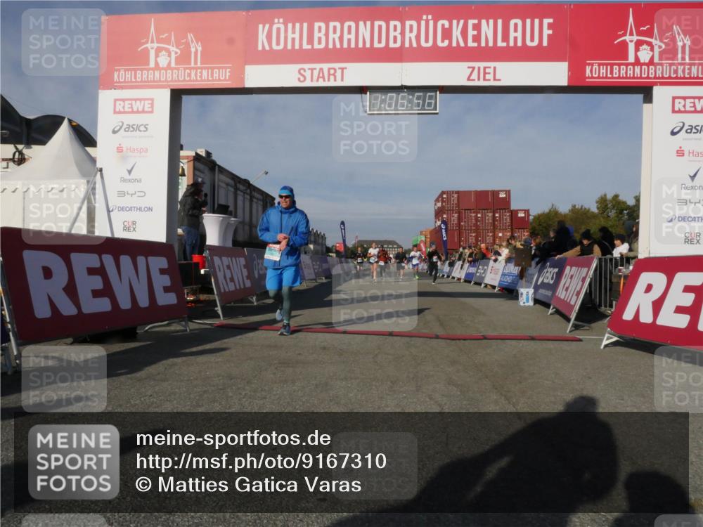 03.10.2025 - Köhlbrandbrückenlauf Matties Gatica Varas http://msf.ph/oto/9167310 03.10.2025 10:06:58 Ziel 1125, 1301, 1328, 1412, 1559, 1582, 1680, 2716, 3320, 3341 meine-sportfotos.de