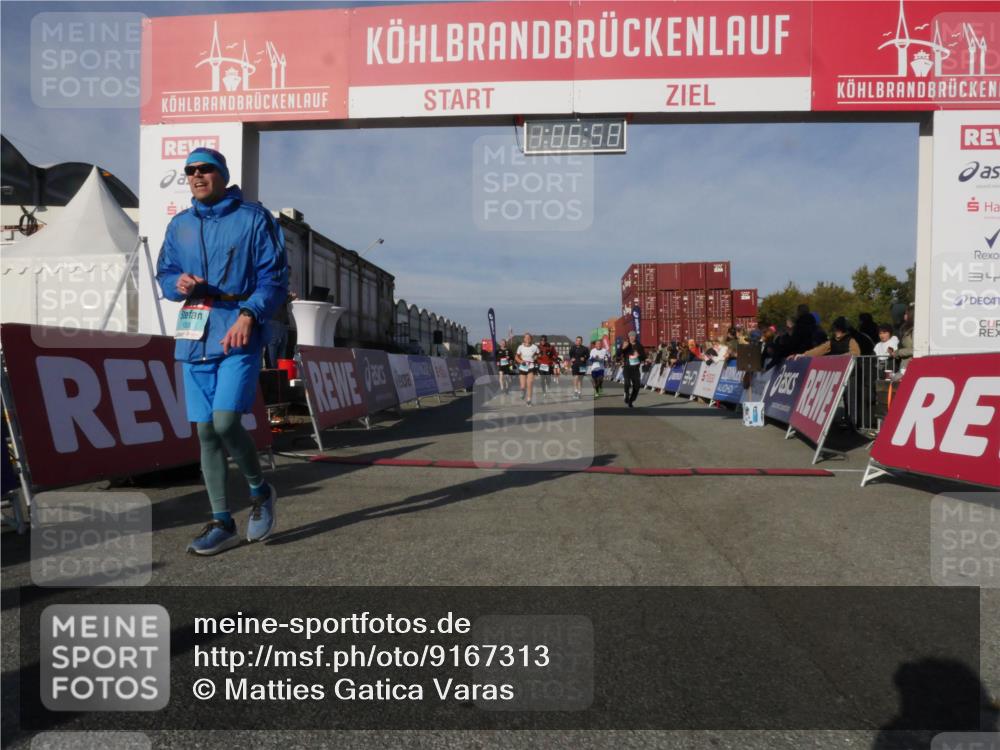 03.10.2025 - Köhlbrandbrückenlauf Matties Gatica Varas http://msf.ph/oto/9167313 03.10.2025 10:06:59 Ziel 1125, 1301, 1412, 1559, 1582, 1680, 2716, 3320, 3341 meine-sportfotos.de