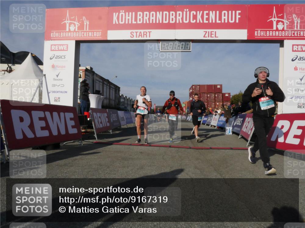 03.10.2025 - Köhlbrandbrückenlauf Matties Gatica Varas http://msf.ph/oto/9167319 03.10.2025 10:07:02 Ziel 1125, 1301, 1412, 1559, 1582, 1628, 1680, 2716, 3320, 3341 meine-sportfotos.de