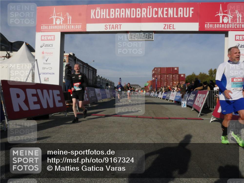 03.10.2025 - Köhlbrandbrückenlauf Matties Gatica Varas http://msf.ph/oto/9167324 03.10.2025 10:07:05 Ziel 1301, 1412, 1496, 1582, 1628, 1730, 2671, 2981, 2983, 3585 meine-sportfotos.de