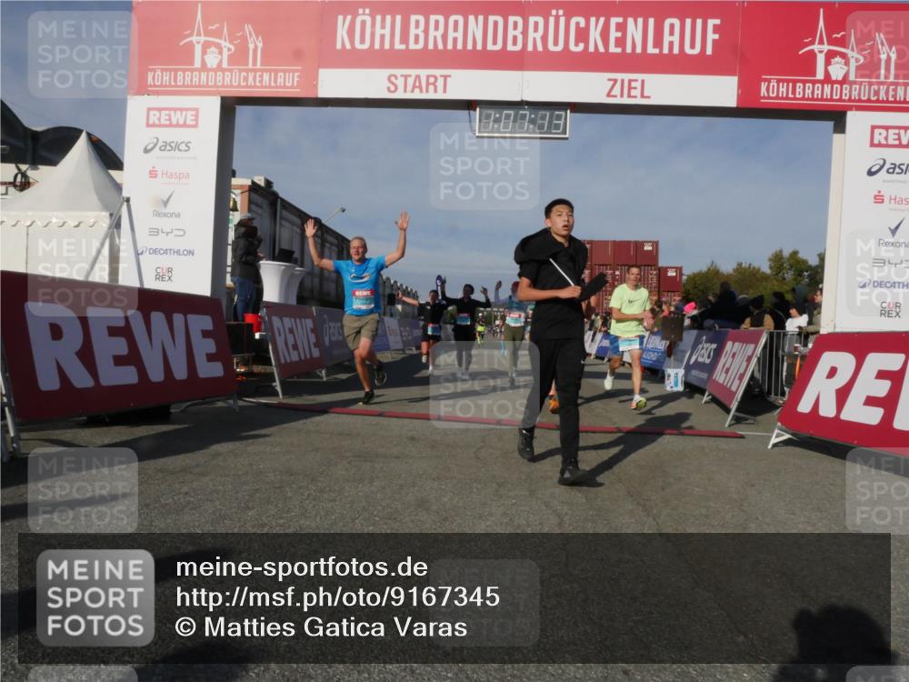03.10.2025 - Köhlbrandbrückenlauf Matties Gatica Varas http://msf.ph/oto/9167345 03.10.2025 10:07:15 Ziel 1134, 1189, 1208, 1486, 1496, 1519, 1730, 2671, 2794, 2903, 2981, 2983, 3434, 3585 meine-sportfotos.de