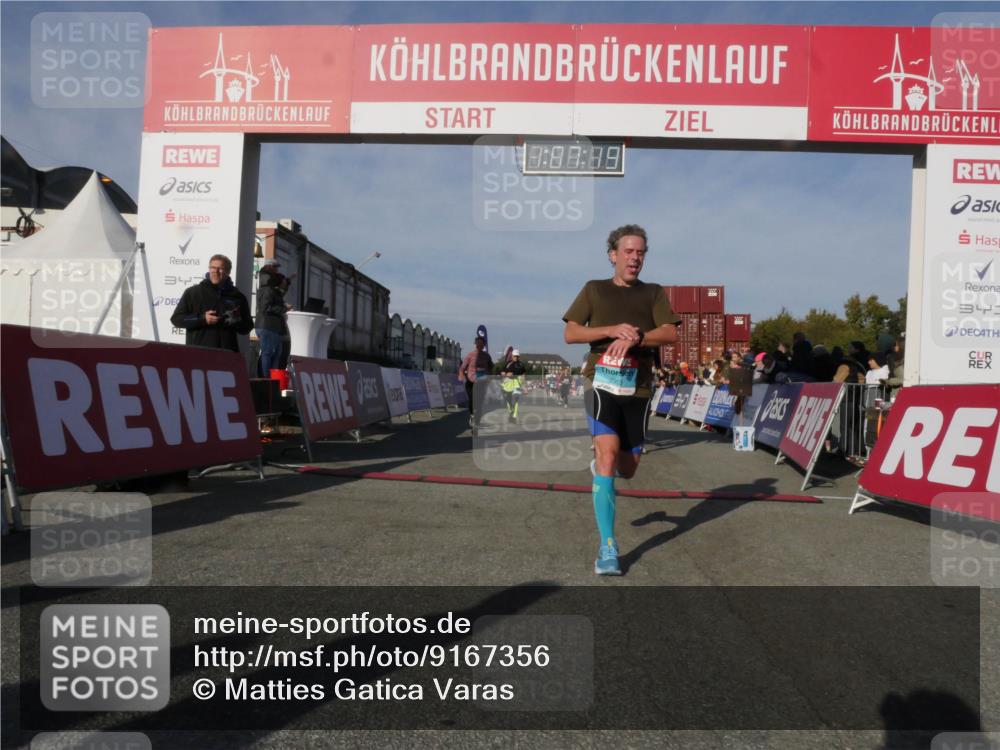 03.10.2025 - Köhlbrandbrückenlauf Matties Gatica Varas http://msf.ph/oto/9167356 03.10.2025 10:07:20 Ziel 1134, 1148, 1189, 1208, 1486, 1519, 3300, 3434, 3603 meine-sportfotos.de