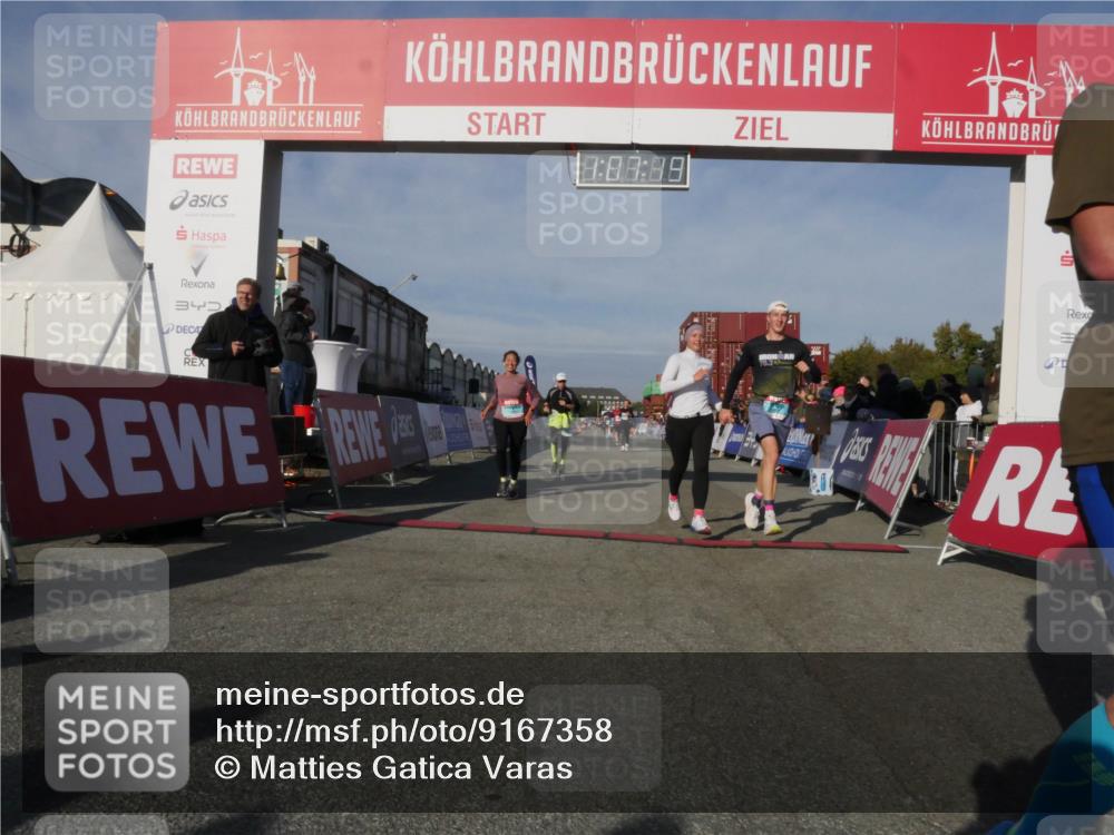 03.10.2025 - Köhlbrandbrückenlauf Matties Gatica Varas http://msf.ph/oto/9167358 03.10.2025 10:07:21 Ziel 1134, 1148, 1189, 1208, 1486, 1519, 3300, 3434, 3603 meine-sportfotos.de