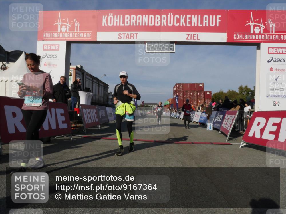 03.10.2025 - Köhlbrandbrückenlauf Matties Gatica Varas http://msf.ph/oto/9167364 03.10.2025 10:07:24 Ziel 1134, 1148, 1208, 3300, 3603 meine-sportfotos.de