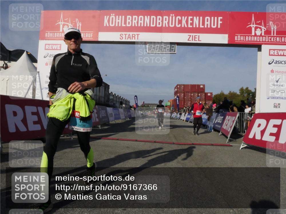 03.10.2025 - Köhlbrandbrückenlauf Matties Gatica Varas http://msf.ph/oto/9167366 03.10.2025 10:07:25 Ziel 1134, 1148, 1208, 3300, 3603 meine-sportfotos.de