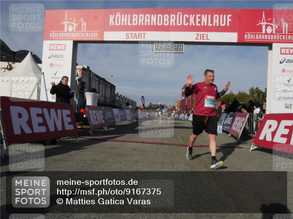 03.10.2025 - Köhlbrandbrückenlauf Matties Gatica Varas http://msf.ph/oto/9167375 03.10.2025 10:07:29 Ziel 1148, 1410, 2696, 2761, 3300, 3425, 3426, 3603 meine-sportfotos.de