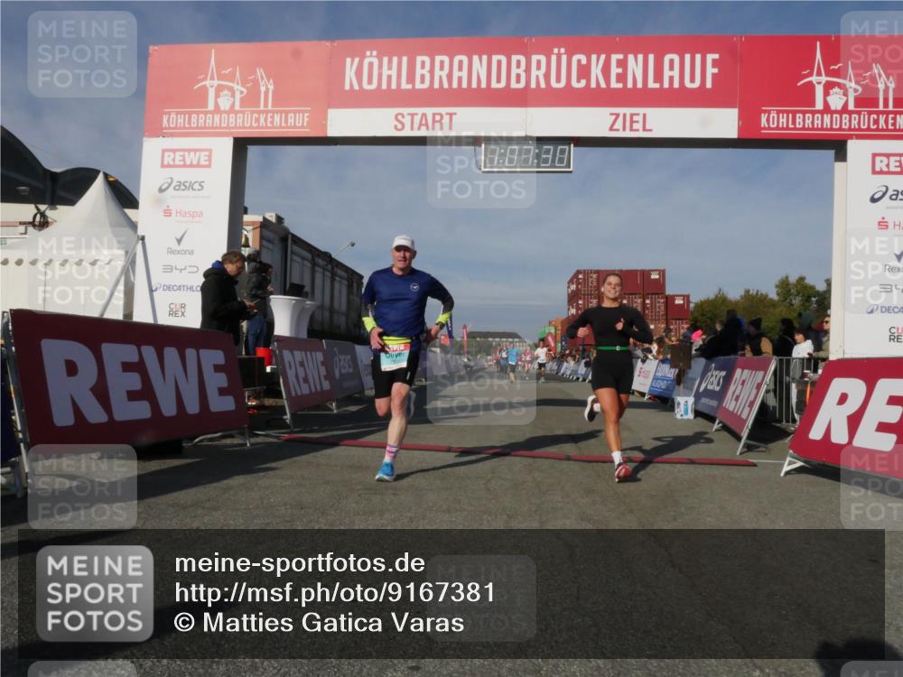 03.10.2025 - Köhlbrandbrückenlauf Matties Gatica Varas http://msf.ph/oto/9167381 03.10.2025 10:07:32 Ziel 1148, 1410, 1774, 2696, 2761, 3300, 3425, 3426 meine-sportfotos.de