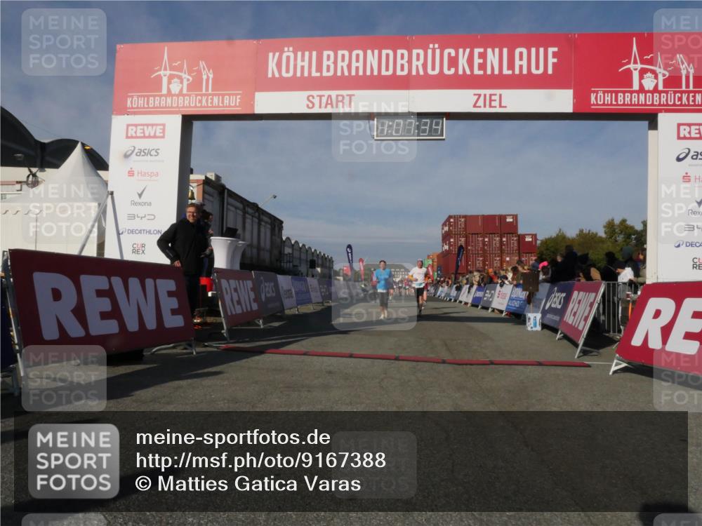 03.10.2025 - Köhlbrandbrückenlauf Matties Gatica Varas http://msf.ph/oto/9167388 03.10.2025 10:07:36 Ziel 1014, 1410, 1532, 1764, 1774, 1886, 2696, 2761, 2807, 3425, 3426, 3497 meine-sportfotos.de