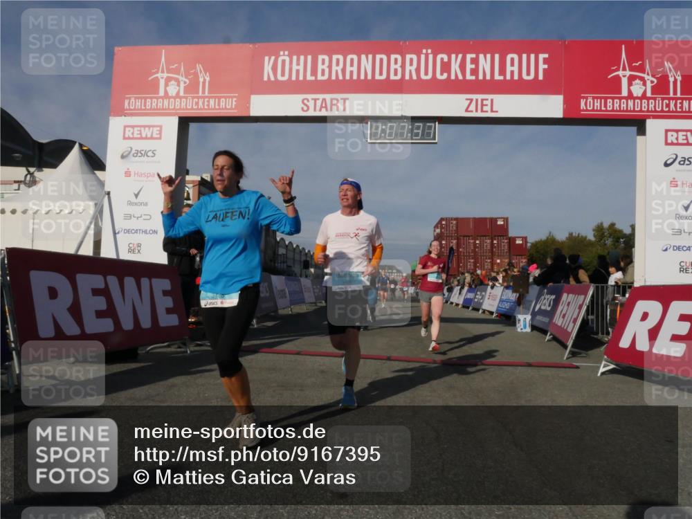 03.10.2025 - Köhlbrandbrückenlauf Matties Gatica Varas http://msf.ph/oto/9167395 03.10.2025 10:07:39 Ziel 1014, 1363, 1410, 1532, 1764, 1774, 1886, 2696, 2761, 2807, 2990, 3497 meine-sportfotos.de