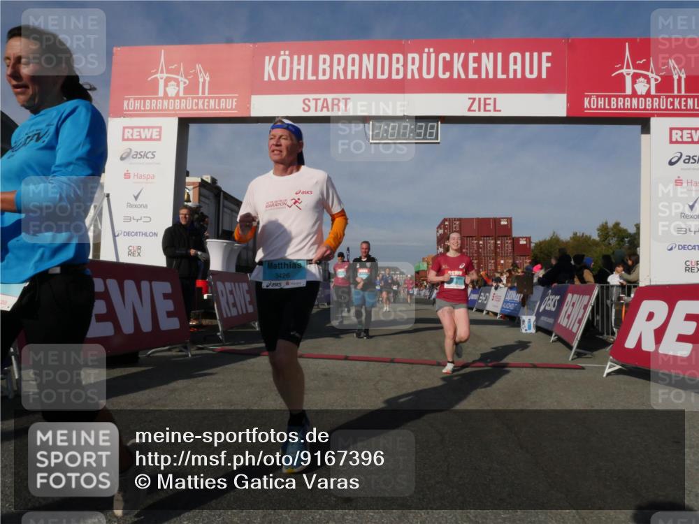 03.10.2025 - Köhlbrandbrückenlauf Matties Gatica Varas http://msf.ph/oto/9167396 03.10.2025 10:07:39 Ziel 1014, 1363, 1410, 1532, 1764, 1774, 1886, 2696, 2761, 2807, 2990, 3497 meine-sportfotos.de