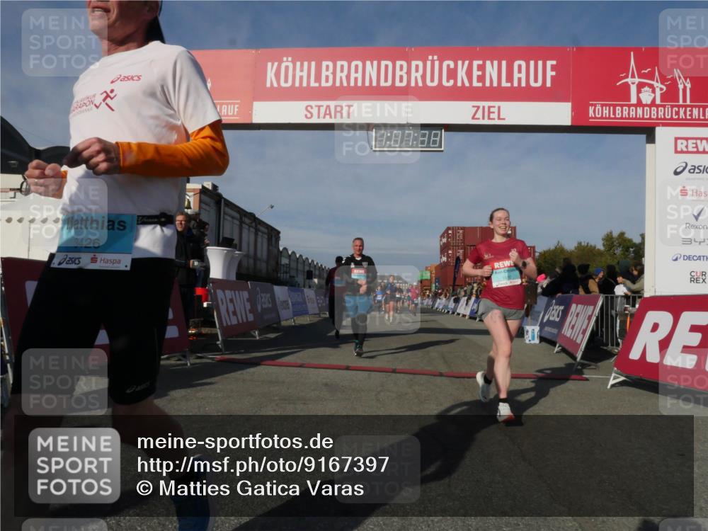 03.10.2025 - Köhlbrandbrückenlauf Matties Gatica Varas http://msf.ph/oto/9167397 03.10.2025 10:07:40 Ziel 1014, 1363, 1532, 1764, 1774, 1886, 2696, 2761, 2807, 2990, 3497 meine-sportfotos.de