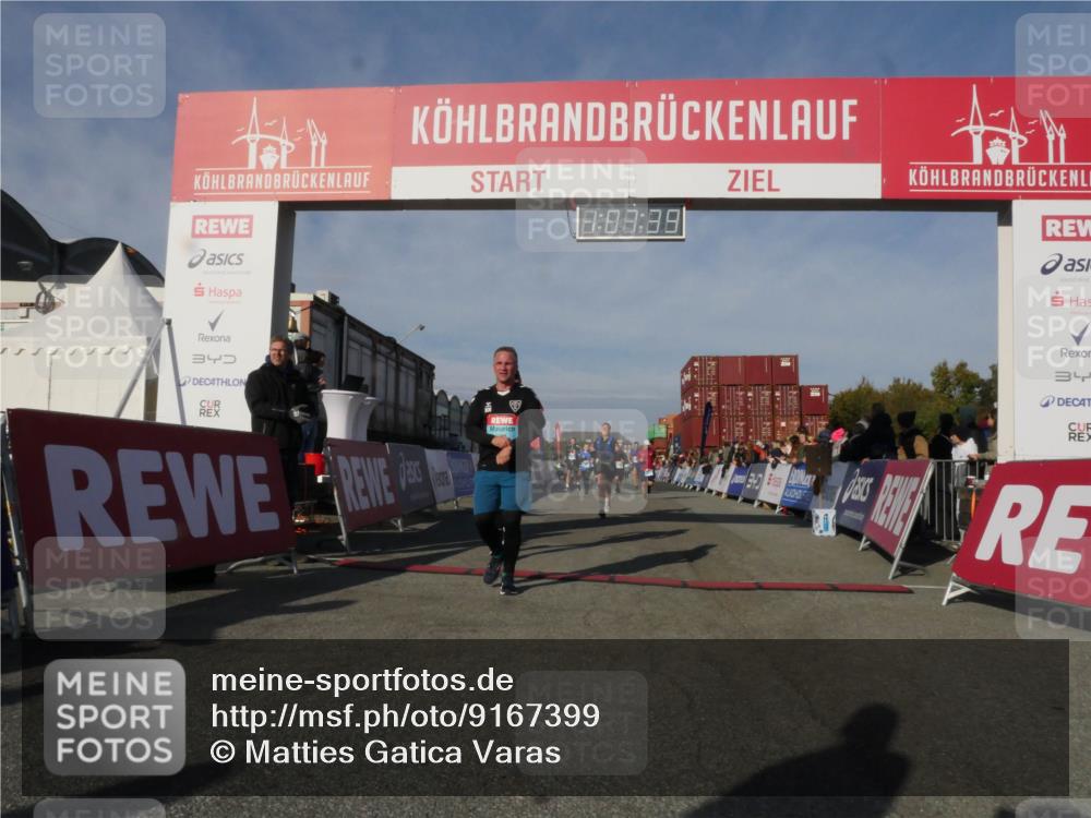 03.10.2025 - Köhlbrandbrückenlauf Matties Gatica Varas http://msf.ph/oto/9167399 03.10.2025 10:07:41 Ziel 1014, 1363, 1532, 1764, 1774, 1886, 2696, 2807, 2990, 3250, 3497 meine-sportfotos.de