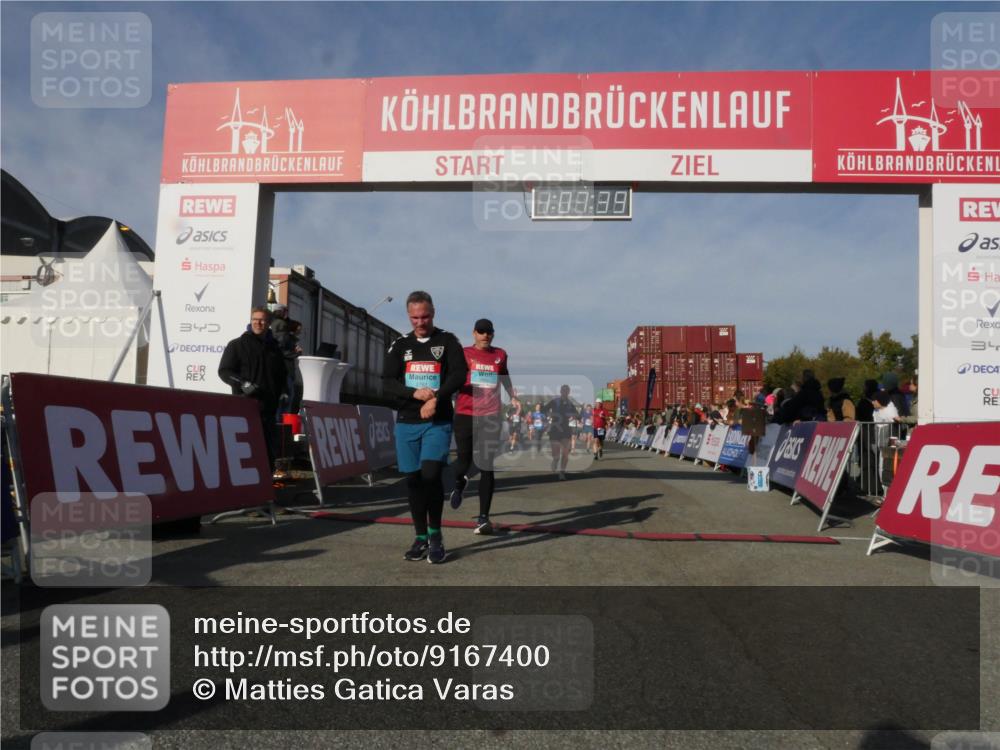 03.10.2025 - Köhlbrandbrückenlauf Matties Gatica Varas http://msf.ph/oto/9167400 03.10.2025 10:07:41 Ziel 1014, 1363, 1532, 1764, 1774, 1886, 2696, 2807, 2990, 3250, 3497 meine-sportfotos.de