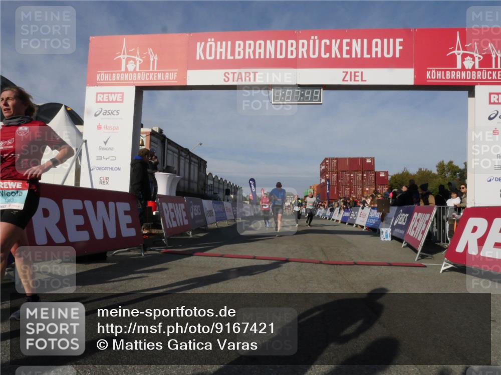 03.10.2025 - Köhlbrandbrückenlauf Matties Gatica Varas http://msf.ph/oto/9167421 03.10.2025 10:07:51 Ziel 1336, 1377, 1378, 1384, 1849, 2814, 3217, 3250 meine-sportfotos.de