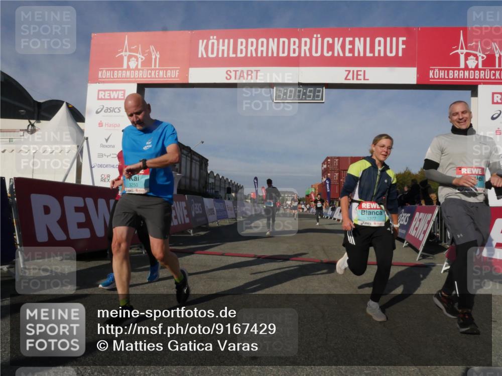 03.10.2025 - Köhlbrandbrückenlauf Matties Gatica Varas http://msf.ph/oto/9167429 03.10.2025 10:07:55 Ziel 1335, 1336, 1716, 1849, 2814, 3217 meine-sportfotos.de