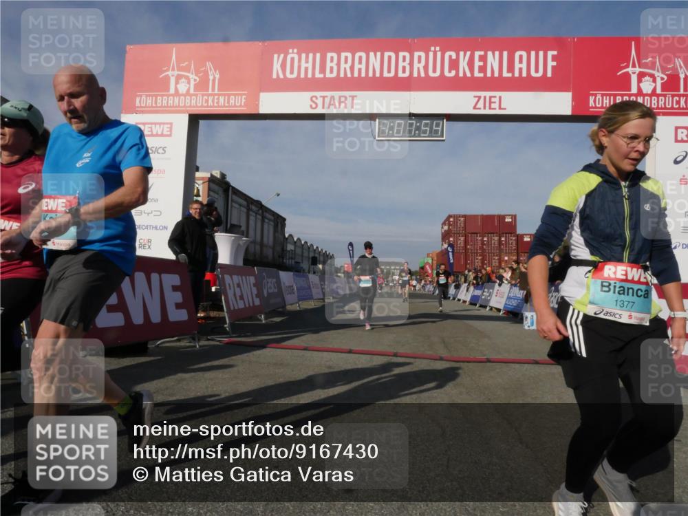 03.10.2025 - Köhlbrandbrückenlauf Matties Gatica Varas http://msf.ph/oto/9167430 03.10.2025 10:07:56 Ziel 1335, 1336, 1716, 1849, 2733, 2814, 3217 meine-sportfotos.de