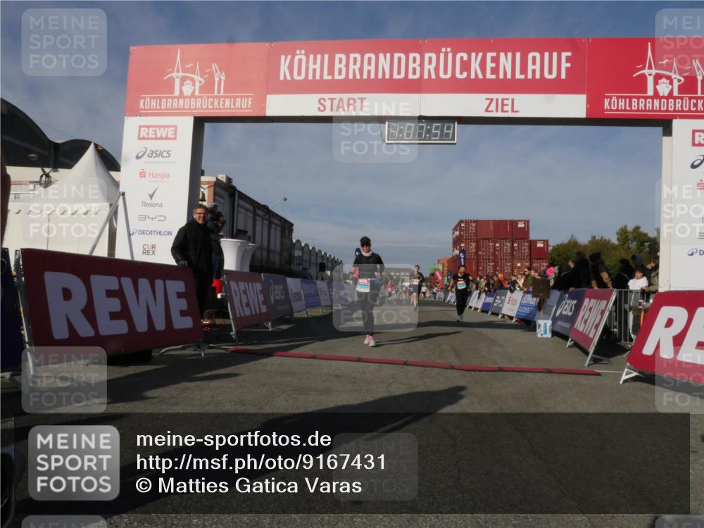 03.10.2025 - Köhlbrandbrückenlauf Matties Gatica Varas http://msf.ph/oto/9167431 03.10.2025 10:07:56 Ziel 1335, 1336, 1716, 1849, 2733, 2814, 3217 meine-sportfotos.de