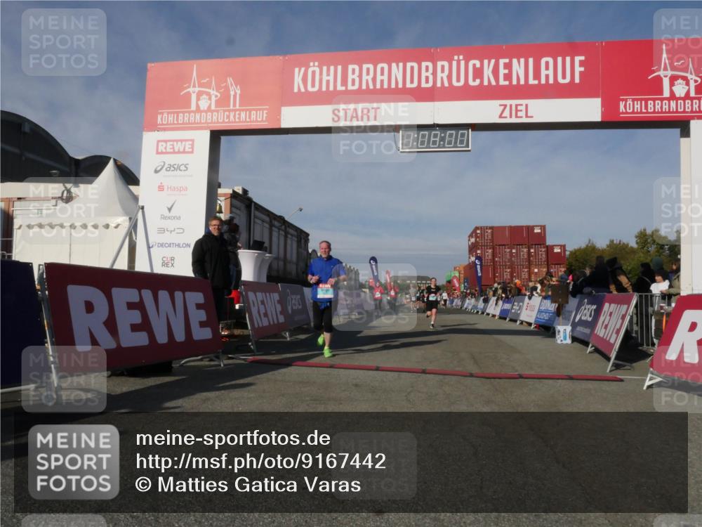 03.10.2025 - Köhlbrandbrückenlauf Matties Gatica Varas http://msf.ph/oto/9167442 03.10.2025 10:08:02 Ziel 1335, 1395, 1699, 1716, 2733, 3217, 3272, 3683, 3684 meine-sportfotos.de