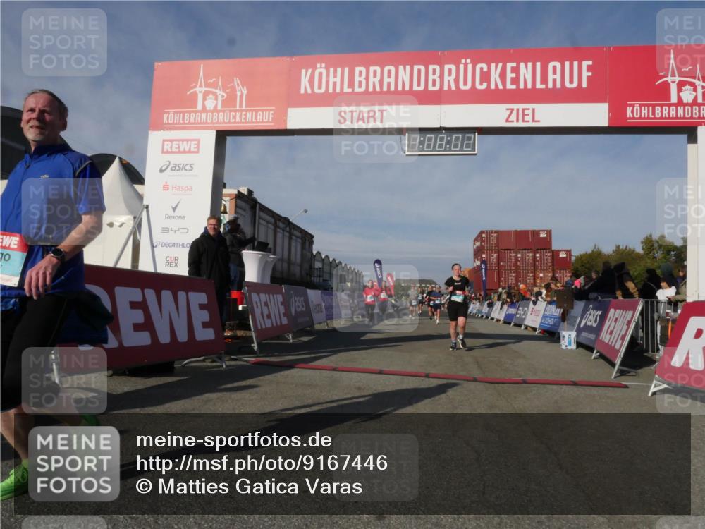 03.10.2025 - Köhlbrandbrückenlauf Matties Gatica Varas http://msf.ph/oto/9167446 03.10.2025 10:08:04 Ziel 1335, 1395, 1699, 1716, 1833, 2733, 3272, 3683, 3684 meine-sportfotos.de