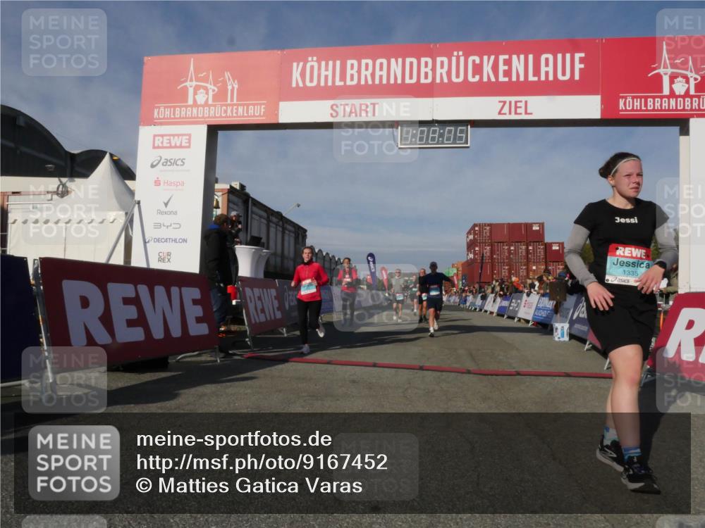 03.10.2025 - Köhlbrandbrückenlauf Matties Gatica Varas http://msf.ph/oto/9167452 03.10.2025 10:08:07 Ziel 1395, 1516, 1699, 1716, 1833, 2733, 3272, 3569, 3683, 3684 meine-sportfotos.de