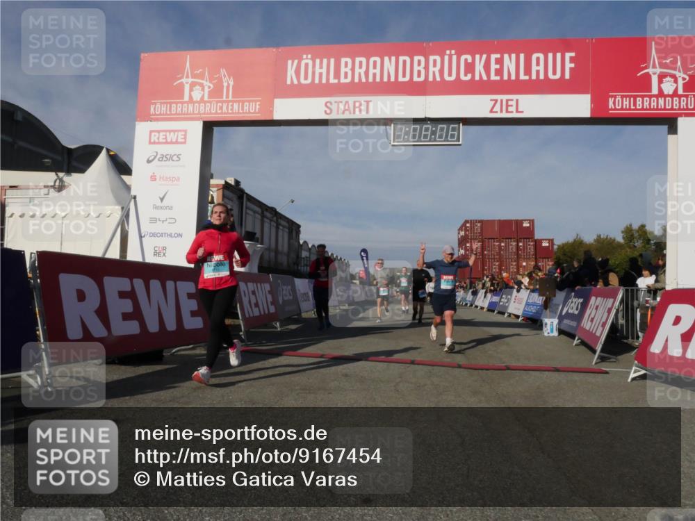 03.10.2025 - Köhlbrandbrückenlauf Matties Gatica Varas http://msf.ph/oto/9167454 03.10.2025 10:08:08 Ziel 1395, 1516, 1699, 1833, 2733, 3272, 3569, 3683, 3684, 3797 meine-sportfotos.de