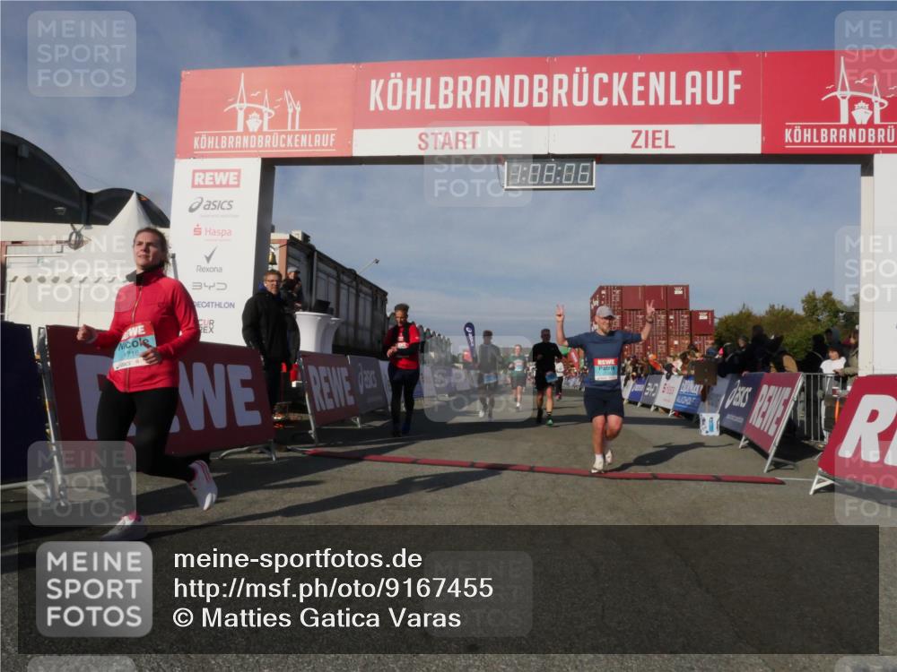 03.10.2025 - Köhlbrandbrückenlauf Matties Gatica Varas http://msf.ph/oto/9167455 03.10.2025 10:08:08 Ziel 1395, 1516, 1699, 1833, 2733, 3272, 3569, 3683, 3684, 3797 meine-sportfotos.de