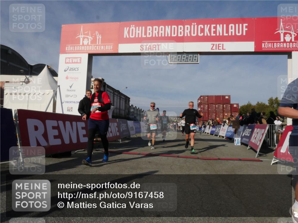03.10.2025 - Köhlbrandbrückenlauf Matties Gatica Varas http://msf.ph/oto/9167458 03.10.2025 10:08:10 Ziel 1319, 1395, 1516, 1699, 1833, 3278, 3361, 3569, 3683, 3684, 3734, 3797 meine-sportfotos.de