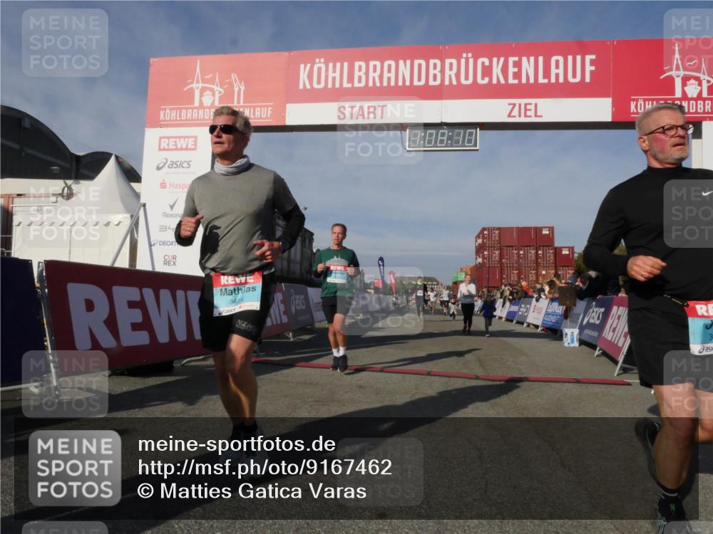 03.10.2025 - Köhlbrandbrückenlauf Matties Gatica Varas http://msf.ph/oto/9167462 03.10.2025 10:08:11 Ziel 1319, 1395, 1516, 1699, 1833, 3278, 3361, 3362, 3569, 3734, 3797 meine-sportfotos.de
